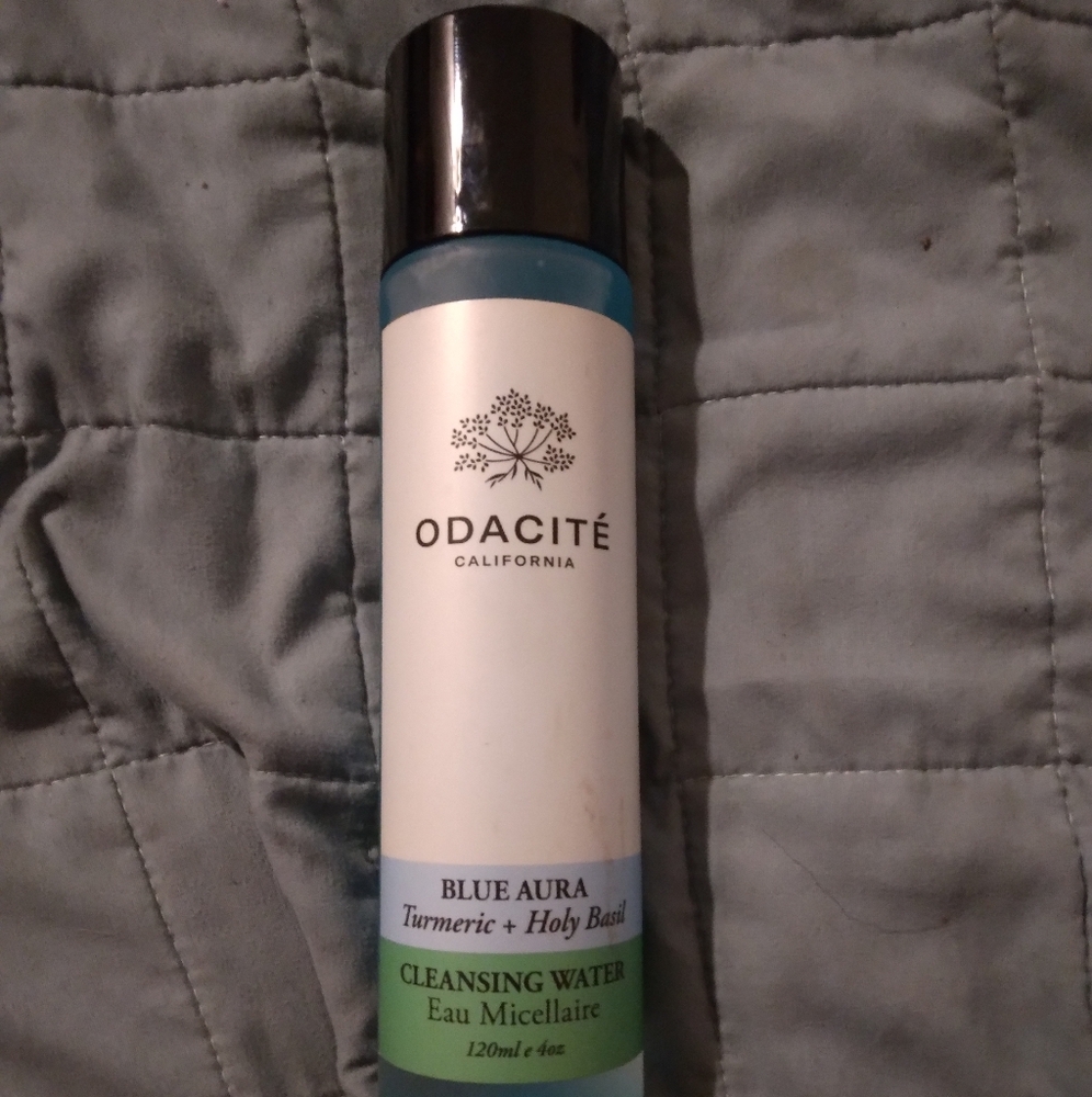 Odacite cleansing water